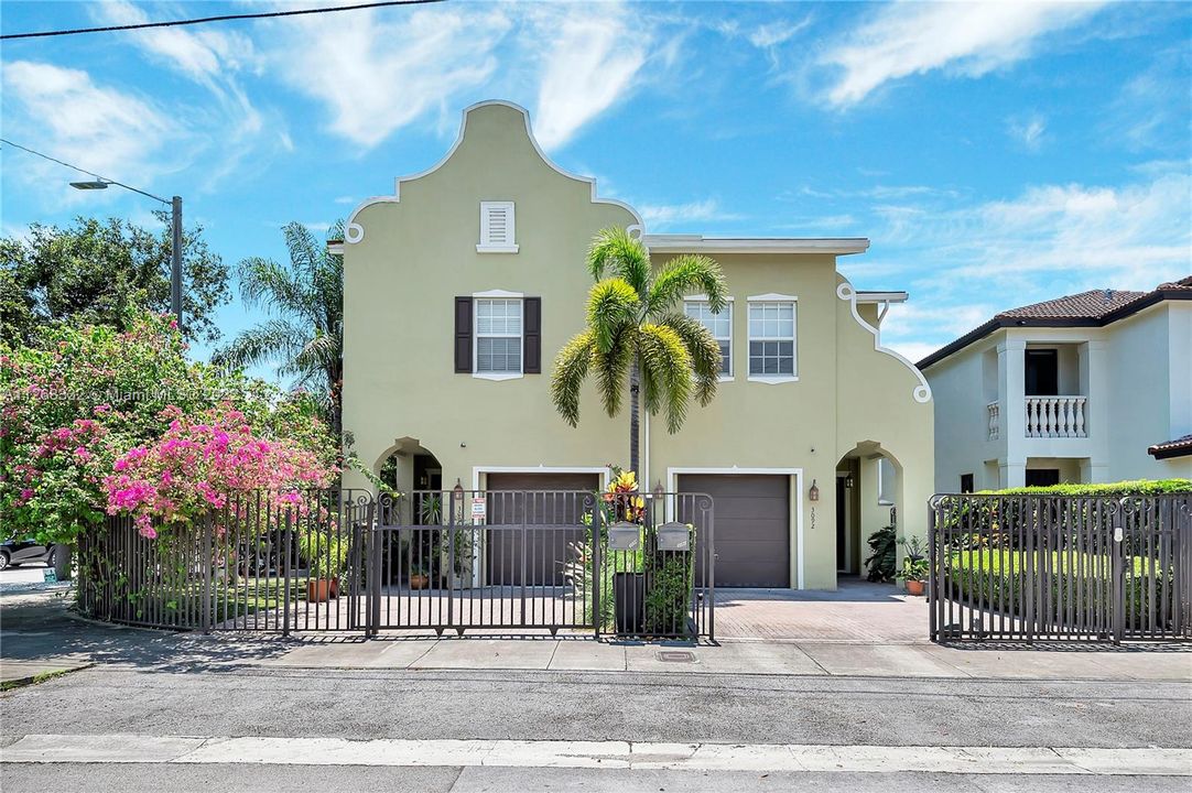 Recently Sold: $1,150,000 (4 beds, 3 baths, 3330 Square Feet)