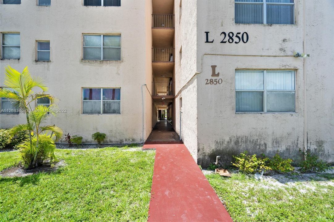 Recently Sold: $85,000 (1 beds, 1 baths, 835 Square Feet)