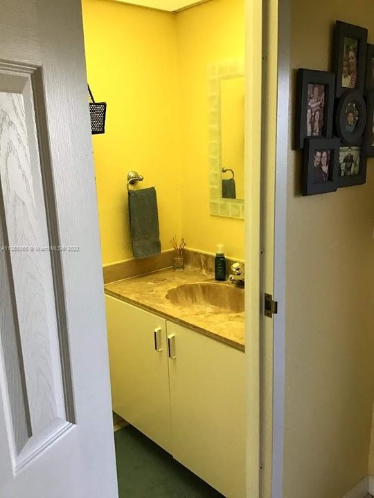 Recently Sold: $85,000 (1 beds, 1 baths, 835 Square Feet)