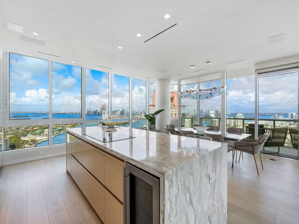 Recently Sold: $11,500,000 (3 beds, 4 baths, 2954 Square Feet)