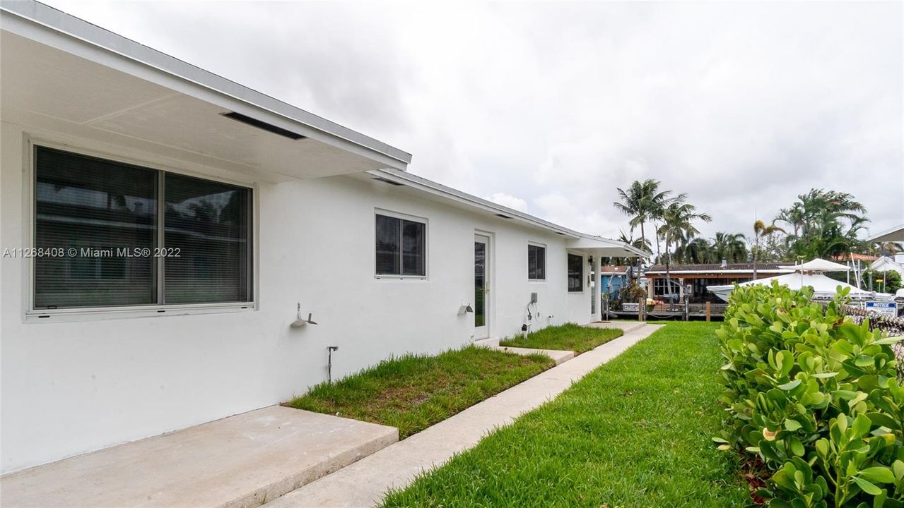 Recently Sold: $825,000 (0 beds, 0 baths, 1684 Square Feet)