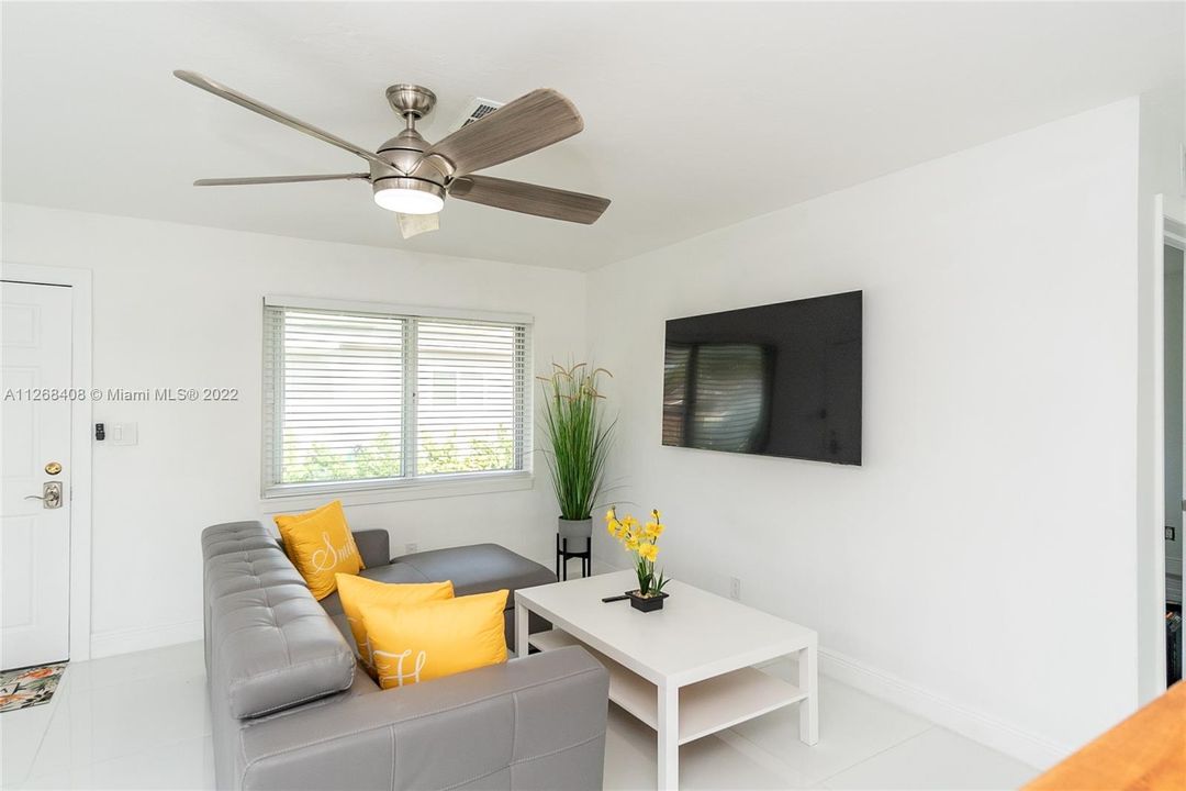 Recently Sold: $825,000 (0 beds, 0 baths, 1684 Square Feet)