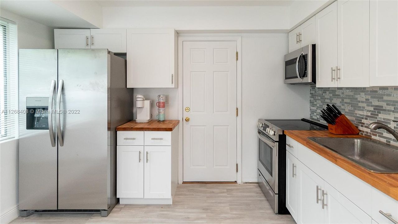 Recently Sold: $825,000 (0 beds, 0 baths, 1684 Square Feet)