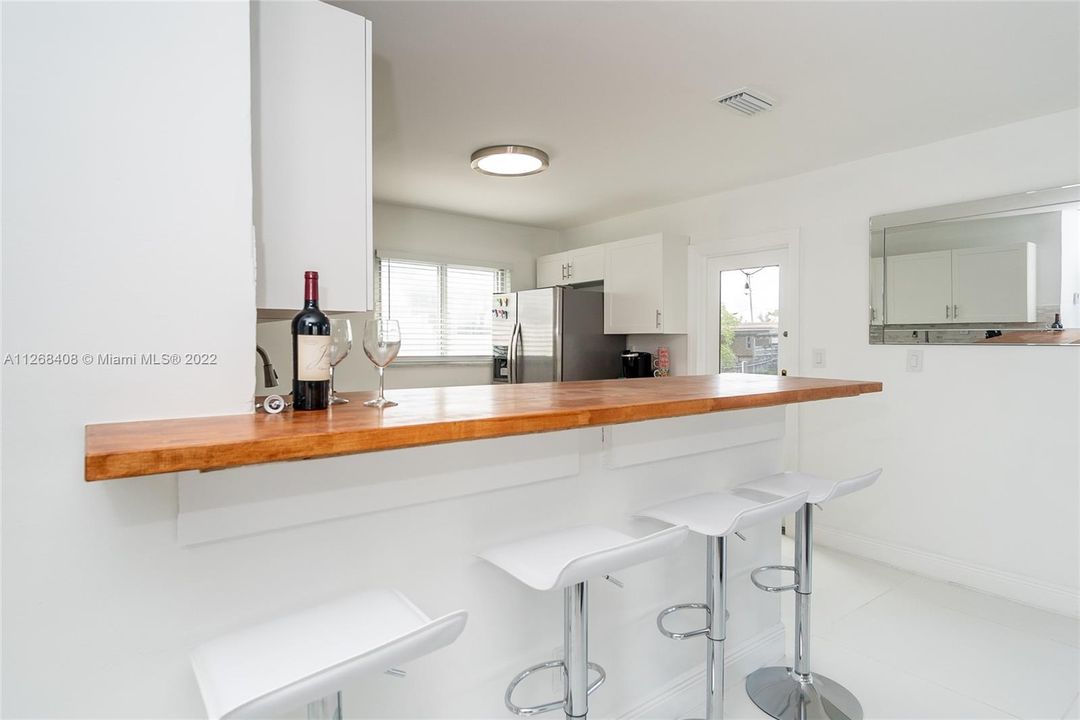 Recently Sold: $825,000 (0 beds, 0 baths, 1684 Square Feet)