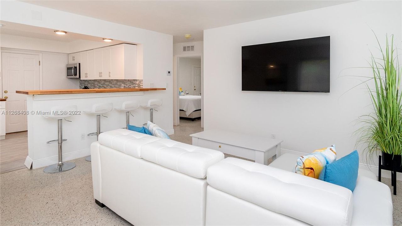 Recently Sold: $825,000 (0 beds, 0 baths, 1684 Square Feet)