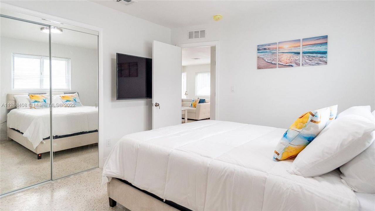 Recently Sold: $825,000 (0 beds, 0 baths, 1684 Square Feet)