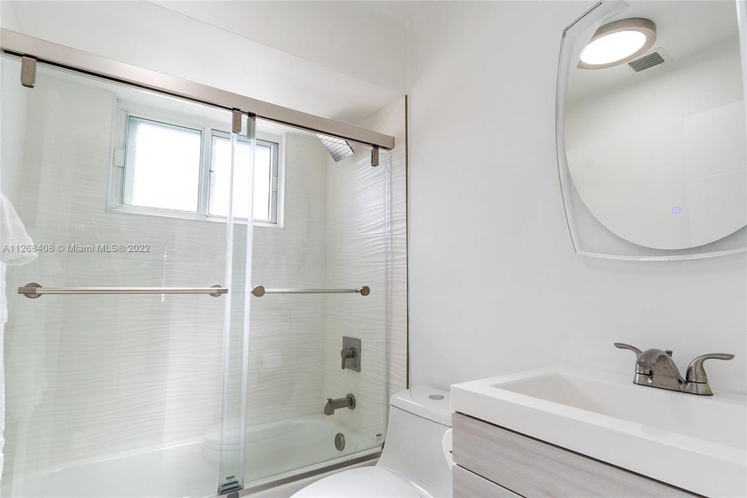 Recently Sold: $825,000 (0 beds, 0 baths, 1684 Square Feet)