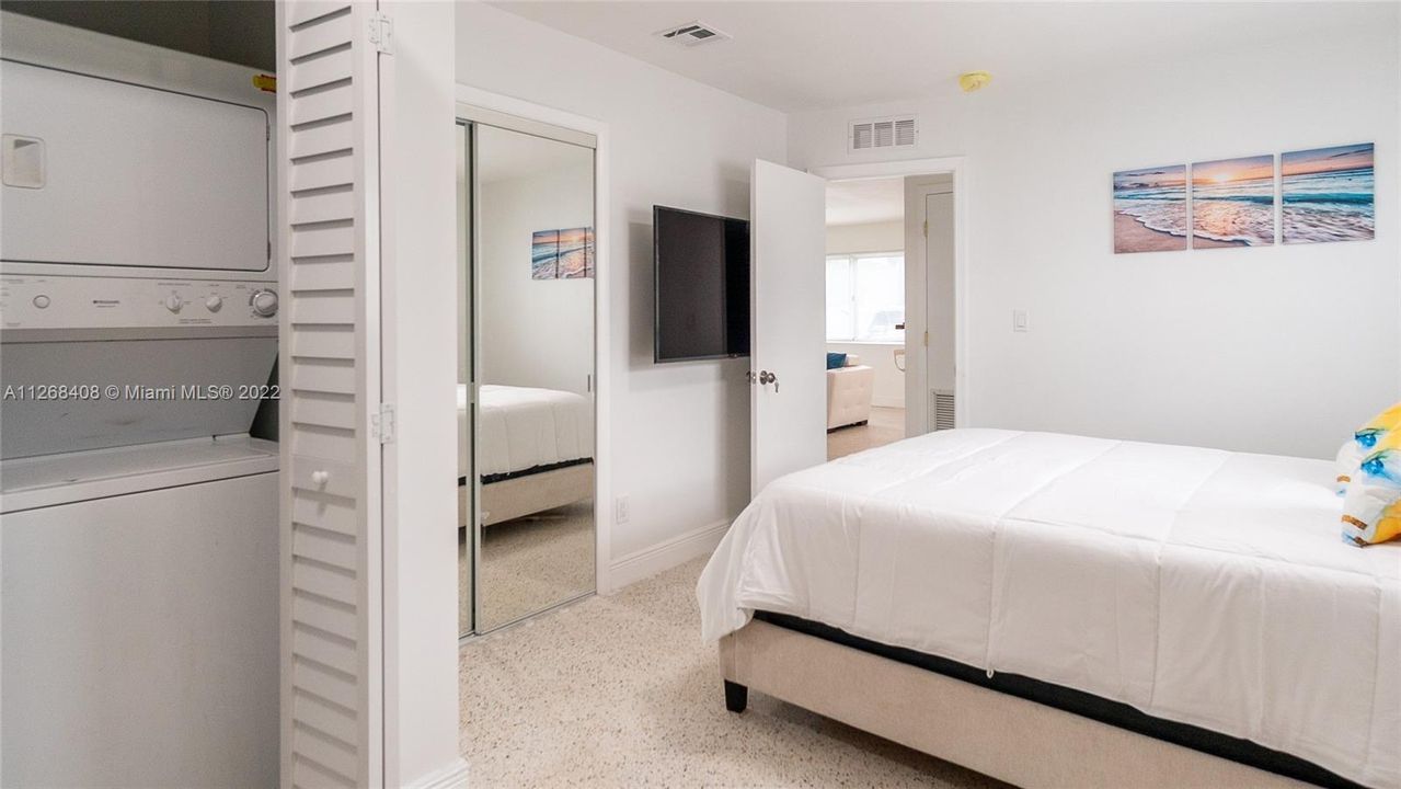 Recently Sold: $825,000 (0 beds, 0 baths, 1684 Square Feet)