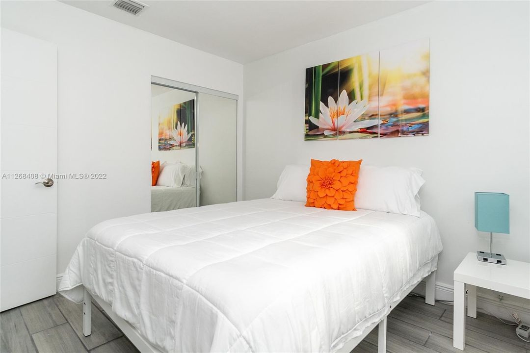 Recently Sold: $825,000 (0 beds, 0 baths, 1684 Square Feet)