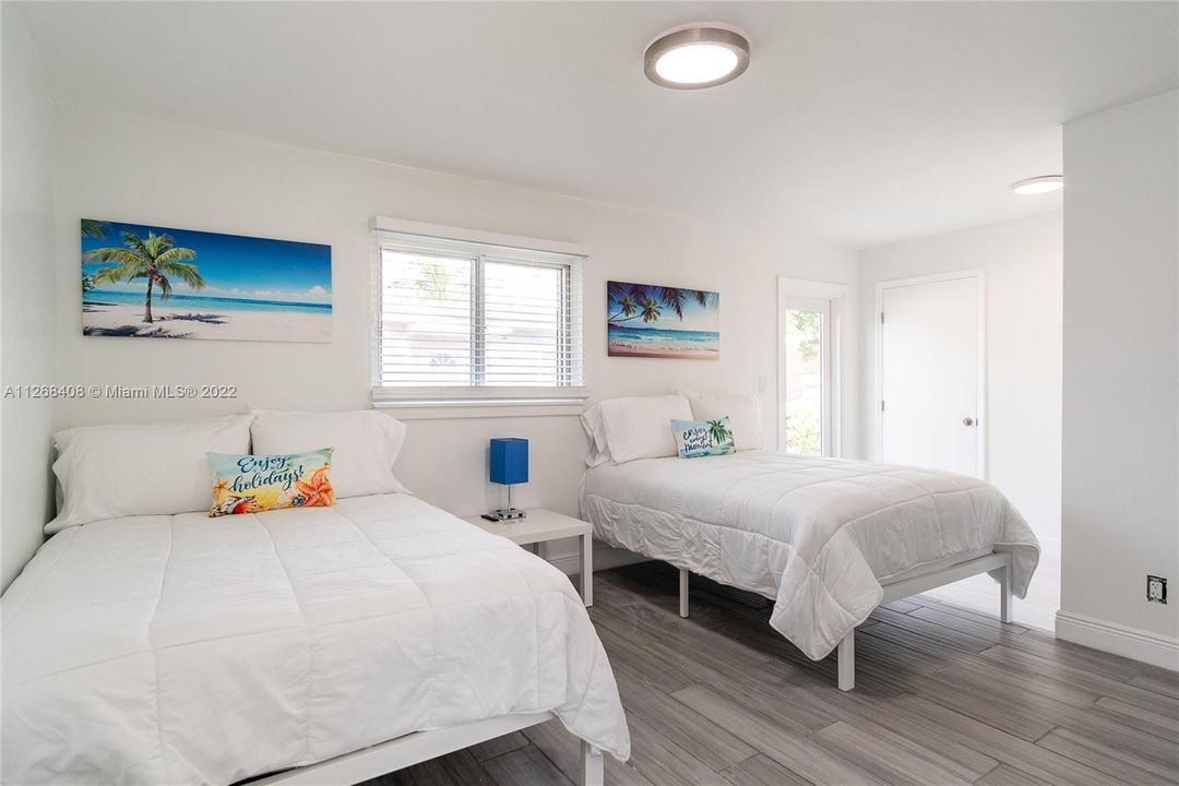 Recently Sold: $825,000 (0 beds, 0 baths, 1684 Square Feet)