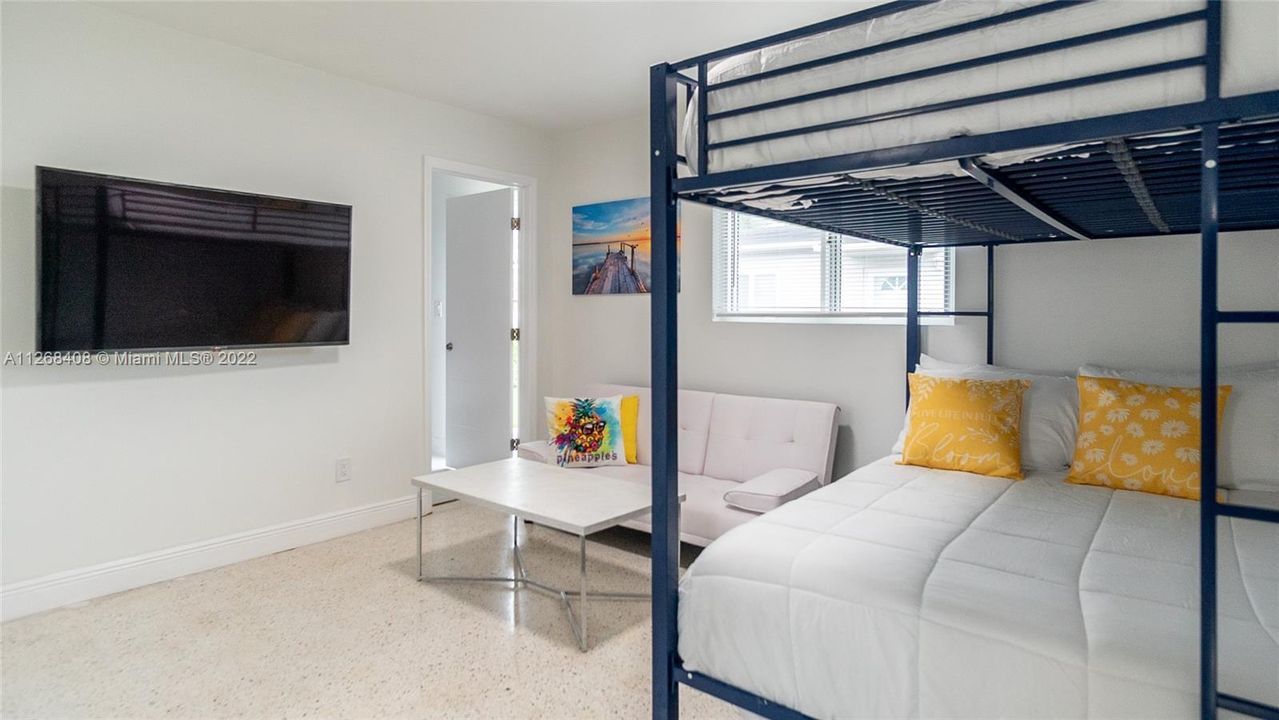 Recently Sold: $825,000 (0 beds, 0 baths, 1684 Square Feet)