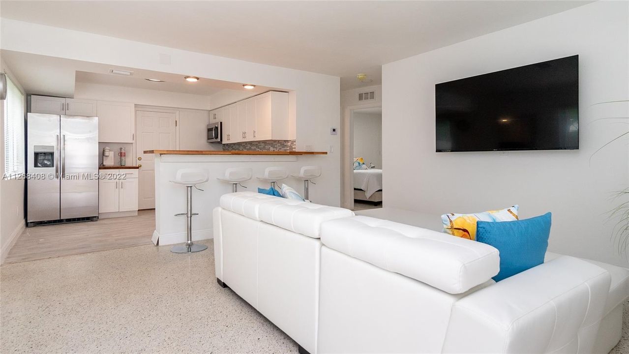 Recently Sold: $825,000 (0 beds, 0 baths, 1684 Square Feet)