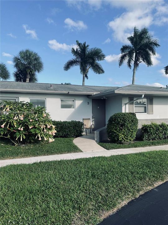 Recently Sold: $122,500 (1 beds, 1 baths, 661 Square Feet)