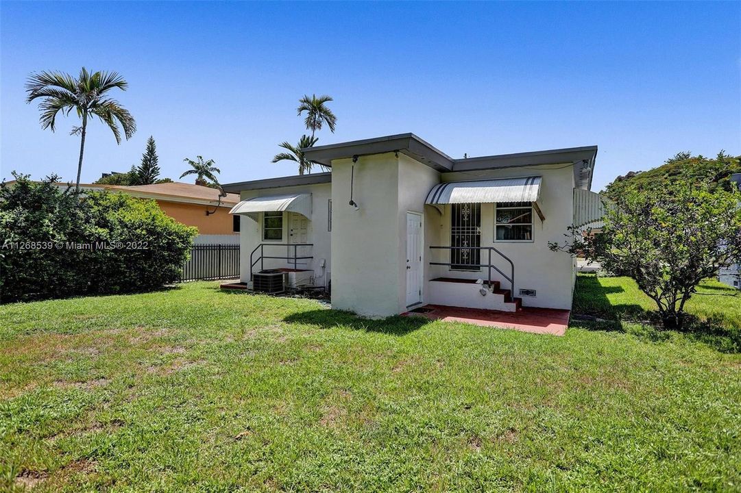 Recently Sold: $389,000 (3 beds, 2 baths, 1015 Square Feet)
