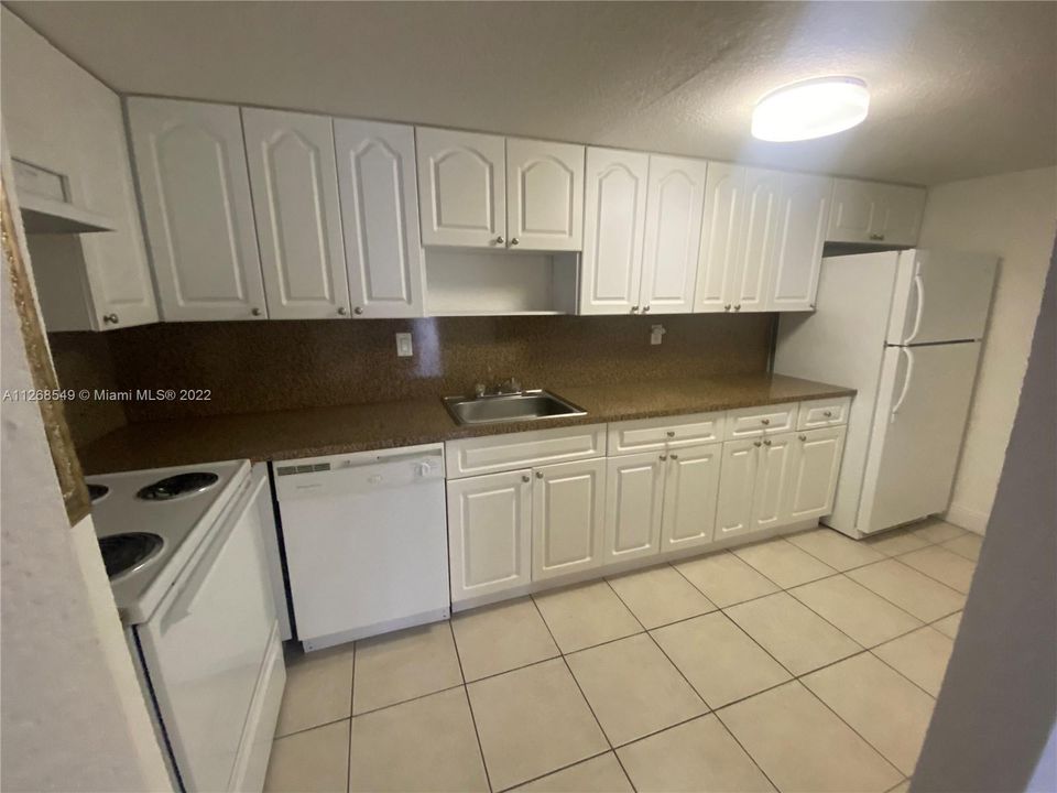 Recently Rented: $1,500 (1 beds, 1 baths, 854 Square Feet)