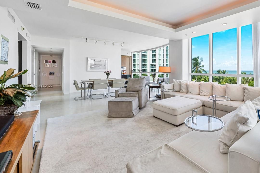 Recently Sold: $2,700,000 (3 beds, 3 baths, 1820 Square Feet)