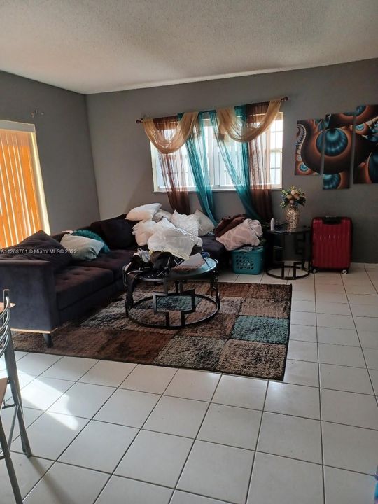 Recently Sold: $109,000 (1 beds, 1 baths, 790 Square Feet)