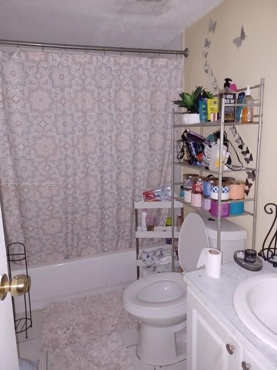 Recently Sold: $109,000 (1 beds, 1 baths, 790 Square Feet)