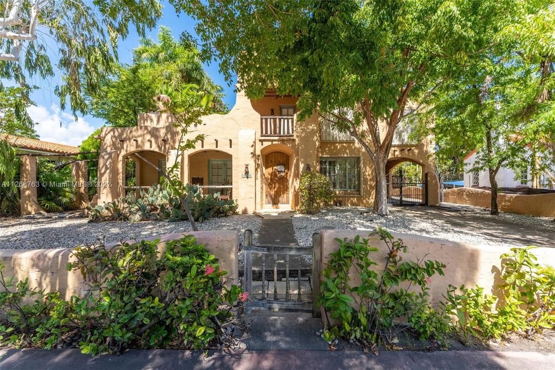 Recently Sold: $1,875,000 (6 beds, 6 baths, 3848 Square Feet)