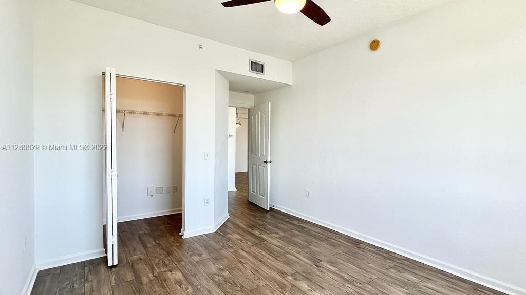 Recently Rented: $2,400 (2 beds, 2 baths, 1087 Square Feet)