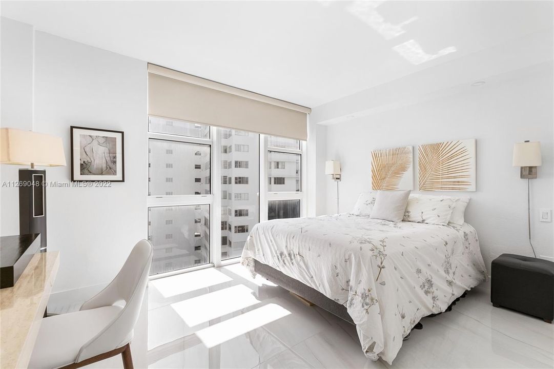 Recently Sold: $1,295,000 (2 beds, 2 baths, 1056 Square Feet)