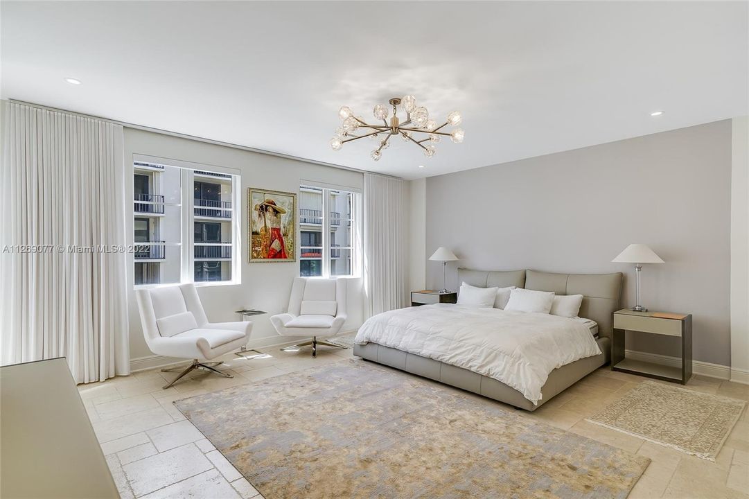 Recently Sold: $1,275,000 (2 beds, 2 baths, 1696 Square Feet)