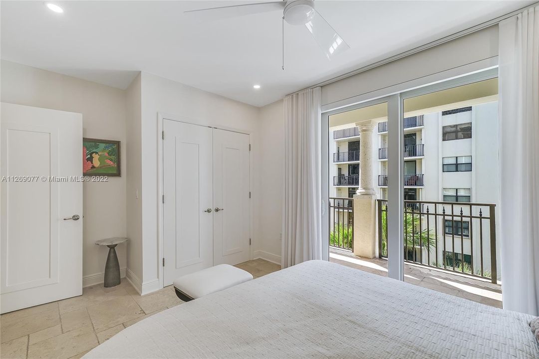 Recently Sold: $1,275,000 (2 beds, 2 baths, 1696 Square Feet)