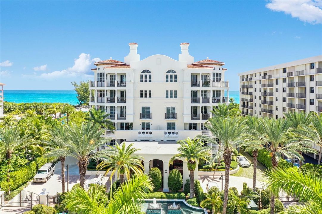 Recently Sold: $1,275,000 (2 beds, 2 baths, 1696 Square Feet)