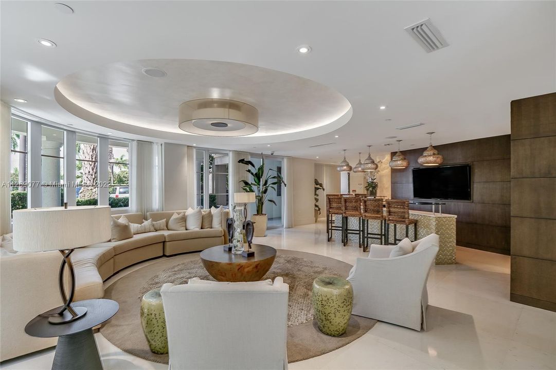 Recently Sold: $1,275,000 (2 beds, 2 baths, 1696 Square Feet)