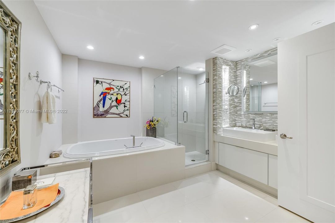 Recently Sold: $1,275,000 (2 beds, 2 baths, 1696 Square Feet)