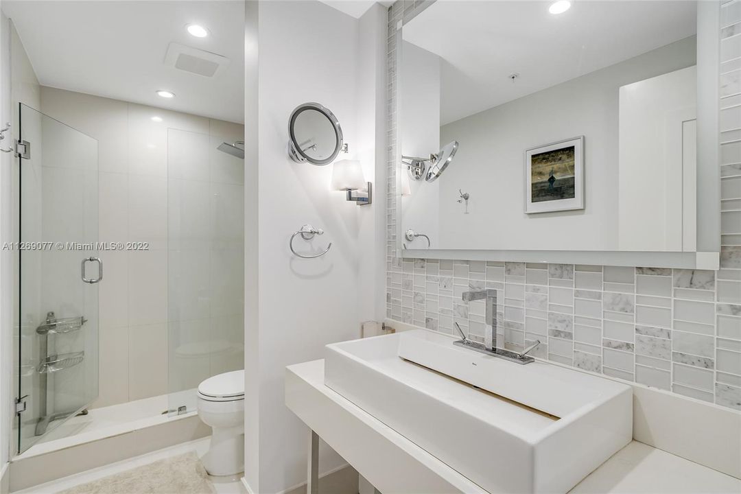 Recently Sold: $1,275,000 (2 beds, 2 baths, 1696 Square Feet)