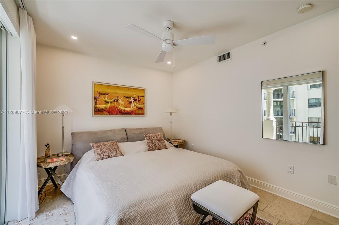 Recently Sold: $1,275,000 (2 beds, 2 baths, 1696 Square Feet)