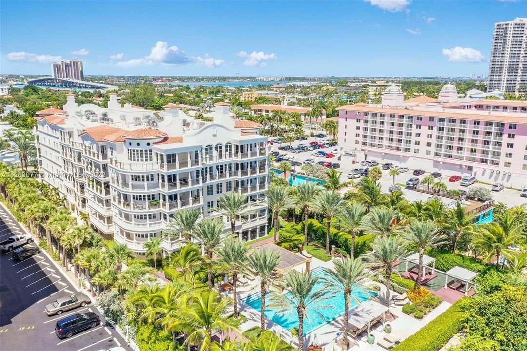 Recently Sold: $1,275,000 (2 beds, 2 baths, 1696 Square Feet)