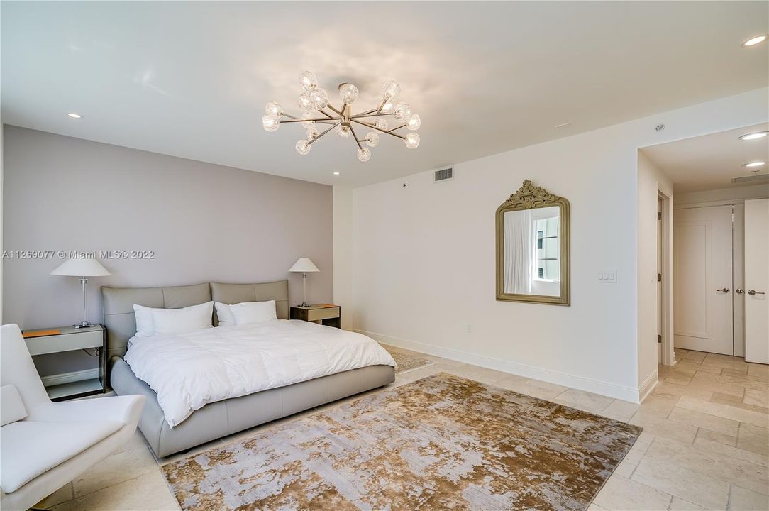 Recently Sold: $1,275,000 (2 beds, 2 baths, 1696 Square Feet)