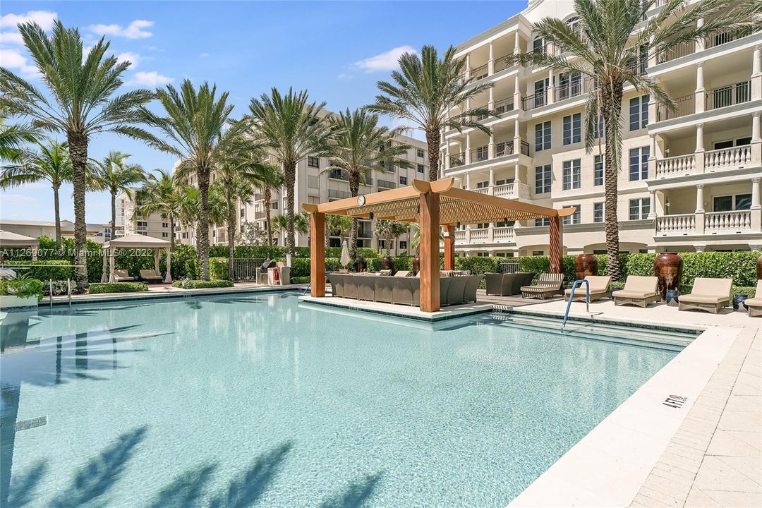 Recently Sold: $1,275,000 (2 beds, 2 baths, 1696 Square Feet)