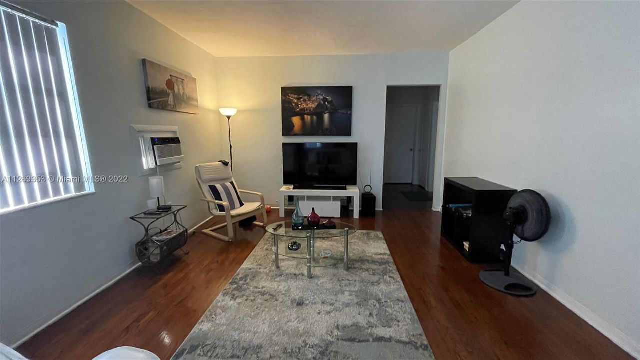 Recently Rented: $2,500 (2 beds, 1 baths, 3550 Square Feet)