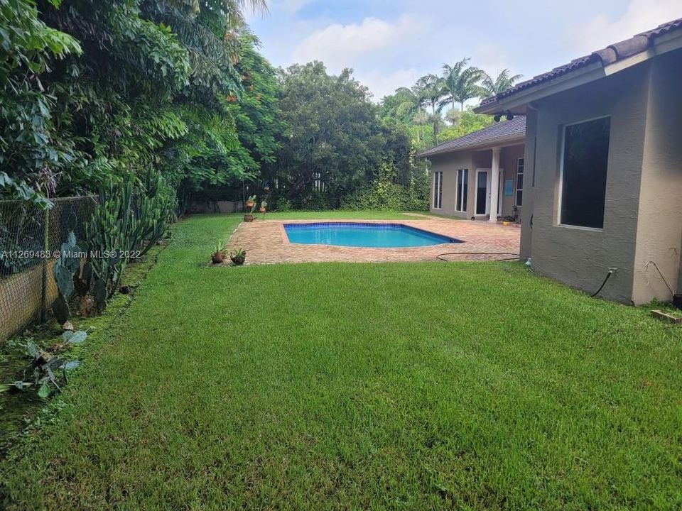 Vendido Recientemente: $2,299,000 (4 camas, 5 baños, 4050 Pies cuadrados)