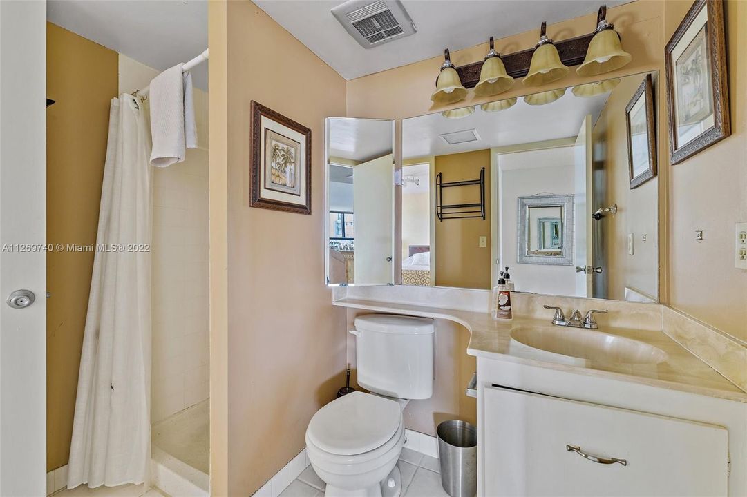 最近售出: $675,000 (2 贝兹, 2 浴室, 1452 平方英尺)