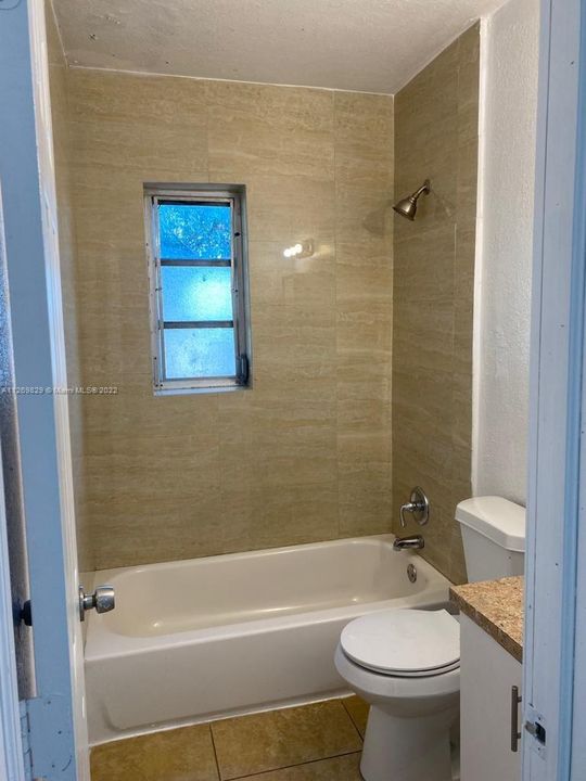 Недавно арендовано: $2,200 (2 спален, 1 ванн, 875 Квадратных фут)