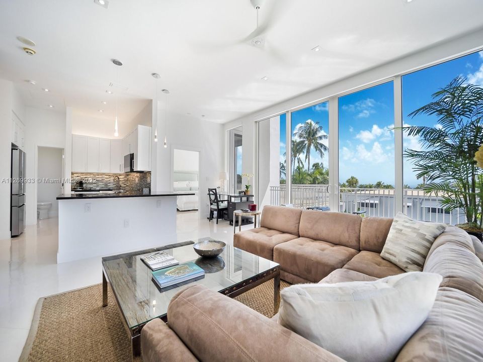 Recently Sold: $999,000 (1 beds, 1 baths, 930 Square Feet)