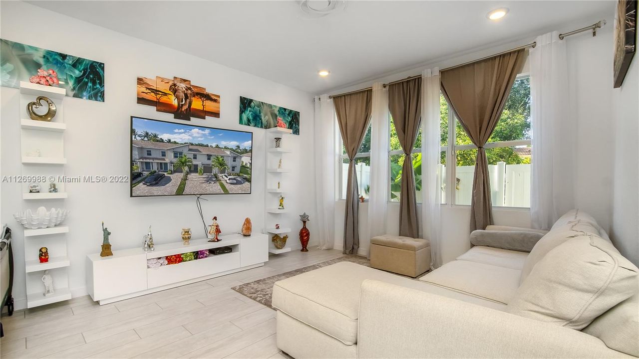 最近租的: $3,200 (3 贝兹, 2 浴室, 1741 平方英尺)