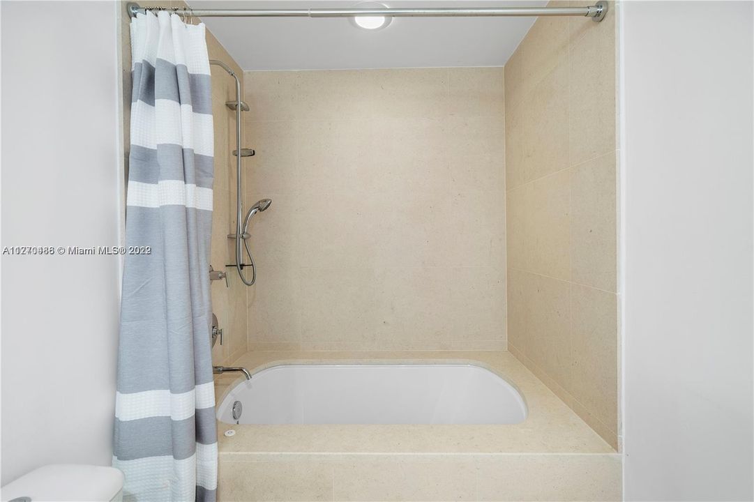 Недавно арендовано: $32,000 (3 спален, 3 ванн, 3385 Квадратных фут)