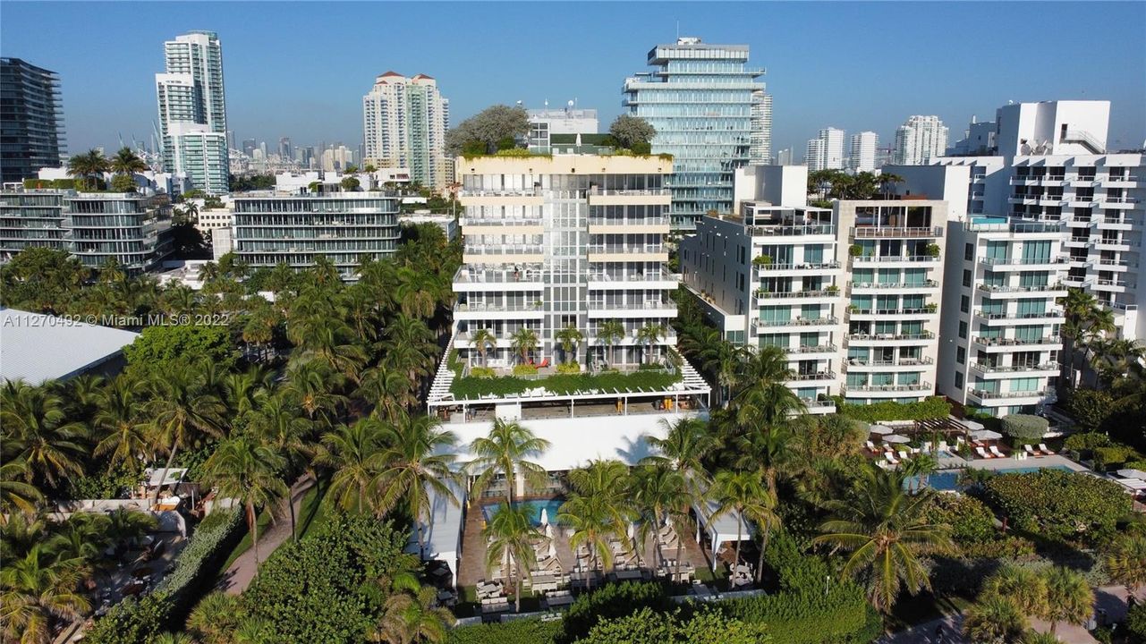 Recently Sold: $2,495,000 (2 beds, 2 baths, 1067 Square Feet)