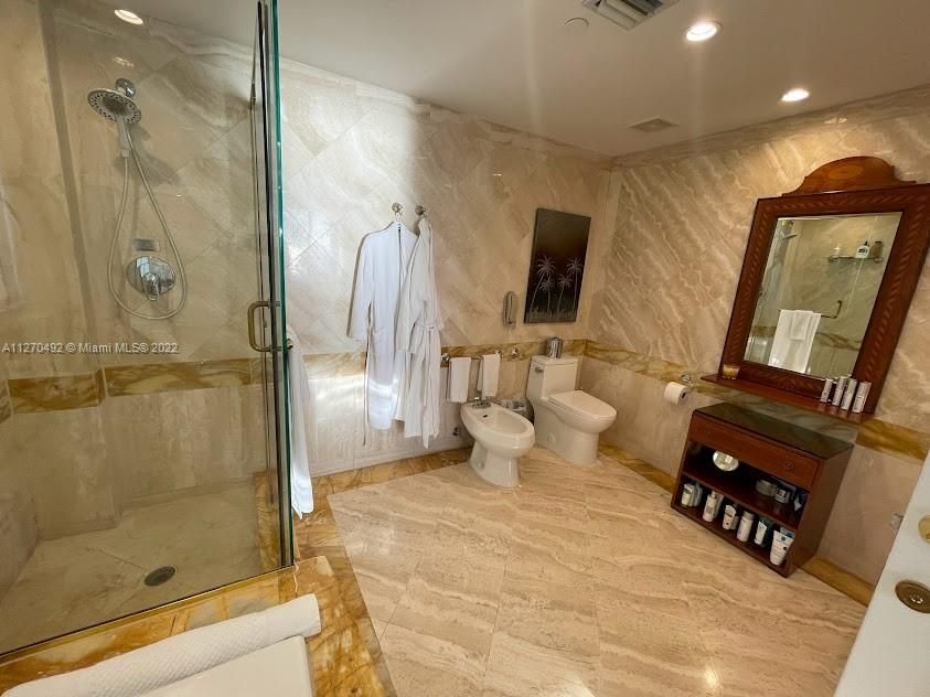 最近售出: $2,495,000 (2 贝兹, 2 浴室, 1067 平方英尺)