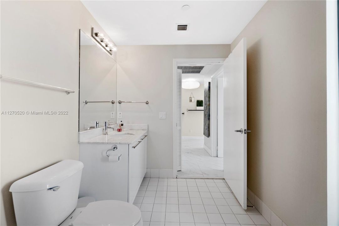 Recently Sold: $775,000 (2 beds, 2 baths, 1315 Square Feet)
