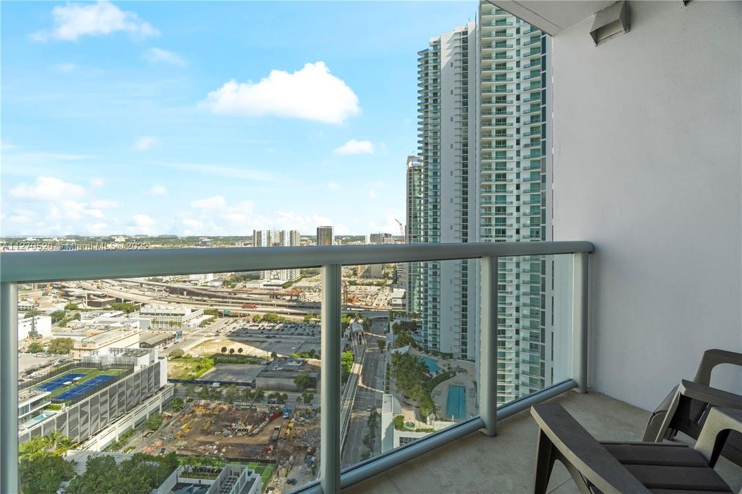Recently Sold: $775,000 (2 beds, 2 baths, 1315 Square Feet)
