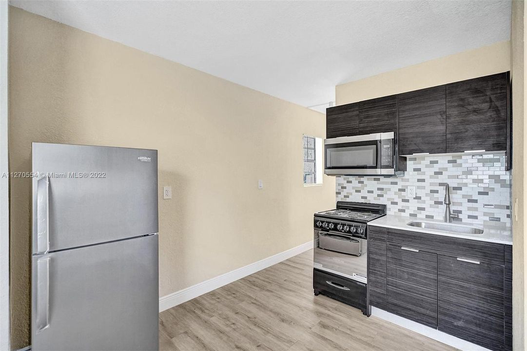 Recently Rented: $950 (0 beds, 1 baths, 2079 Square Feet)