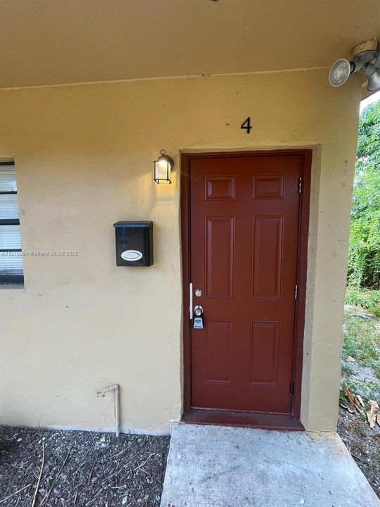 Recently Rented: $950 (0 beds, 1 baths, 2079 Square Feet)