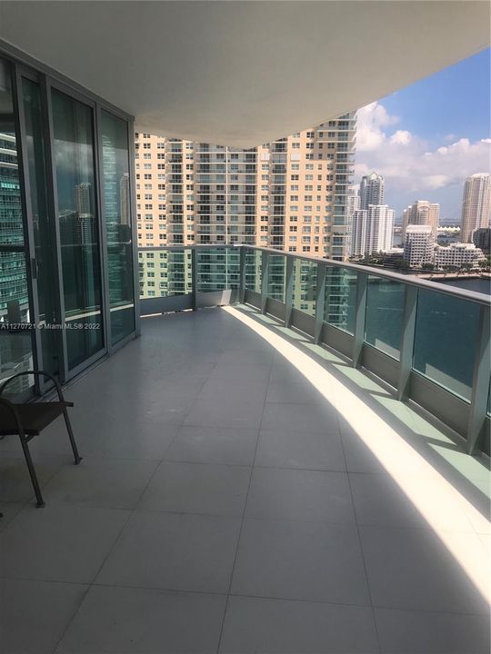 Recently Sold: $1,899,999 (2 beds, 2 baths, 1878 Square Feet)