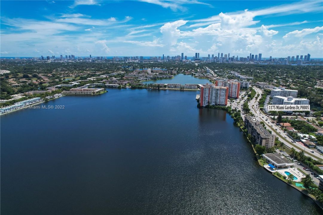 Vendido Recientemente: $309,000 (3 camas, 2 baños, 1817 Pies cuadrados)